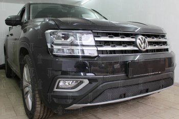 4 949 р. Защитная сетка в бампер (низ, с парктроником, ячейка 4х10 мм) Стрелка11 Премиум Volkswagen Teramont CA1 дорестайлинг (2016-2020) (Чёрная)  с доставкой в г. Пермь. Увеличить фотографию 3