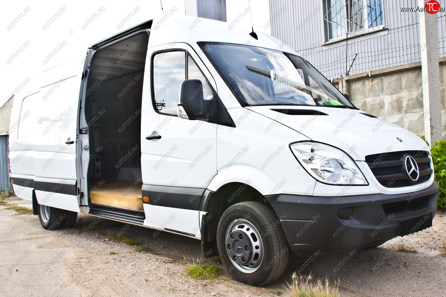 1 379 р. Накладка на порог боковой двери для Mercedes-Benz Sprinter 2006-2013 , шагрень  Мерседес Бенц Спринтер Русская Артель nmbs-036202  с доставкой в г. Пермь