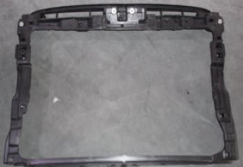 Рамка радиатора (телевизор) BODYPARTS Volkswagen Passat  B8 (2015-2019) седан дорестайлинг