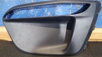 Левая решетка переднего бампера (с отверстием под ПТФ, пр-во Китай) BODYPARTS  KIA Rio  4 YB (2017-2020) дорестайлинг, хэтчбэк