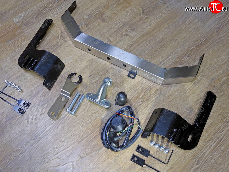 16 449 р. Фаркоп (тягово-сцепное устройство) (кроме F-Sport) TCC Тюнинг  Lexus LX570  J200 (2007-2022) дорестайлинг, 1-ый рестайлинг, 2-ой рестайлинг (оцинкованный, шар F, надпись Lexus)  с доставкой в г. Пермь