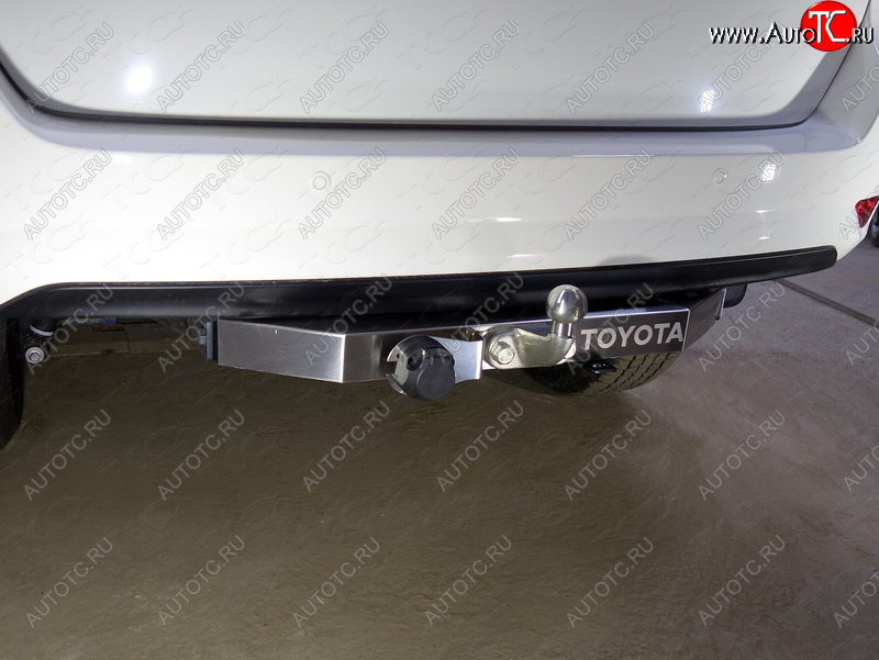 17 749 р.  Фаркоп (тягово-сцепное устройство) TCC Тюнинг  Toyota Fortuner  AN160 (2015-2020) дорестайлинг (крюк F, надпись Toyota)  с доставкой в г. Пермь