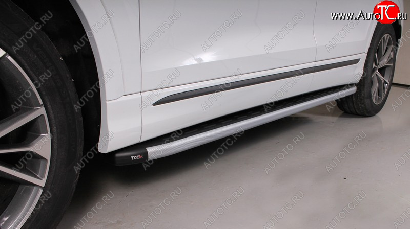 30 999 р. Пороги алюминиевые с пластиковой накладкой ТСС Тюнинг  Audi Q8  4MN (2018-2022) (карбон серебро)  с доставкой в г. Пермь