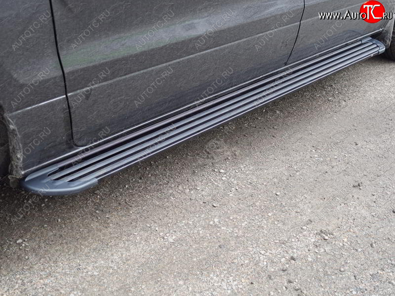 30 999 р. Пороги алюминиевые Slim Line ТСС Тюнинг  Hyundai Starex/Grand Starex/H1  TQ (2017-2022) 2-ой рестайлинг (Black)  с доставкой в г. Пермь