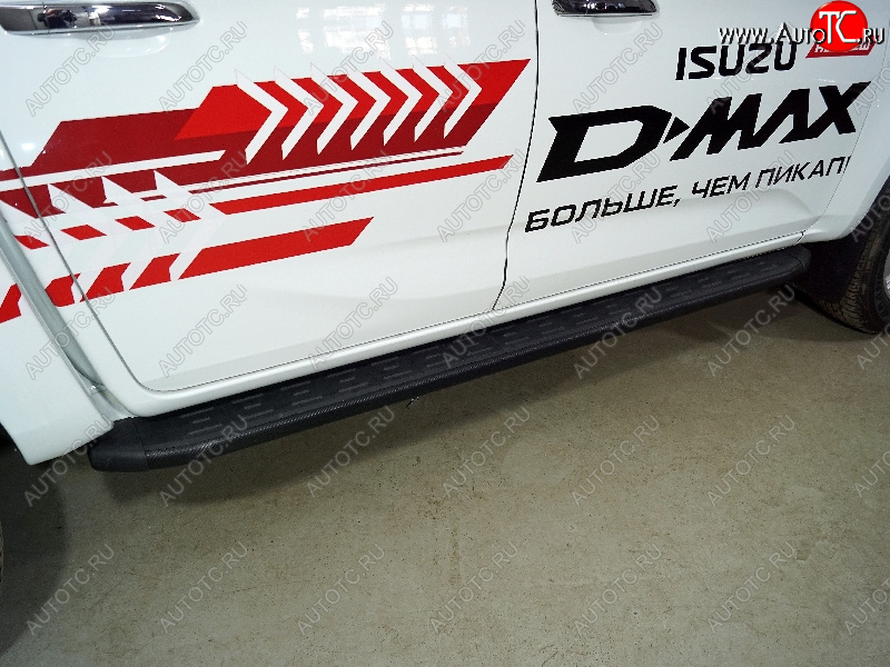 30 999 р. Пороги алюминиевые с пластиковой накладкой ТСС Тюнинг  Isuzu D-Max  RG (2020-2023) DoubleCab (карбон черные)  с доставкой в г. Пермь