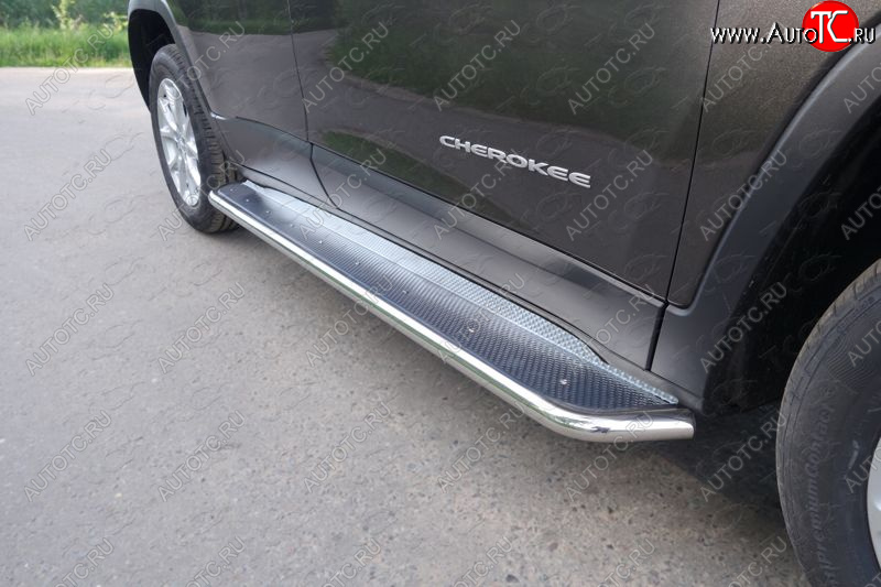 38 999 р. Пороги с площадкой 42,4 мм Sport, Longitude, Limited ТСС Тюнинг Jeep Cherokee KL дорестайлинг (2014-2017) (нержавейка)  с доставкой в г. Пермь