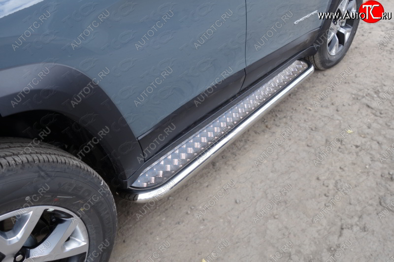 34 799 р. Пороги с площадкой (Trailhawk, нержавейка 60,3 мм) ТСС Тюнинг Jeep Cherokee KL дорестайлинг (2014-2017) (Лист алюминий)  с доставкой в г. Пермь