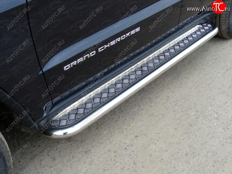 36 999 р. Пороги с площадкой 60,3 мм ТСС Тюнинг Jeep Grand Cherokee WK2 1-ый рестайлинг (2013-2018) (серые)  с доставкой в г. Пермь