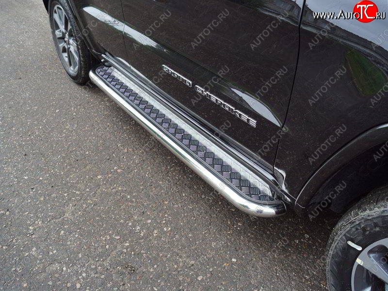 38 999 р. Пороги с площадкой 60,3 мм ТСС Тюнинг  Jeep Grand Cherokee  WK2 (2017-2022) 2-ой рестайлинг (серые)  с доставкой в г. Пермь