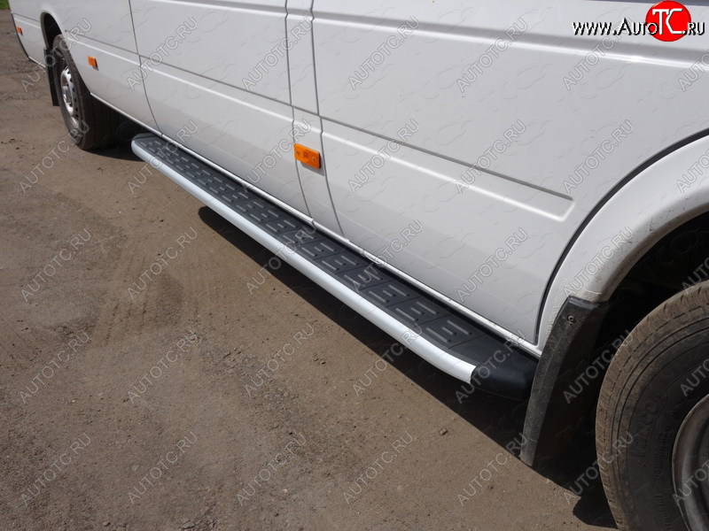14 599 р. Порог алюминиевый с пластиковой накладкой ТСС Тюнинг  Mercedes-Benz Sprinter  W906 (2014-2018) рестайлинг (серые)  с доставкой в г. Пермь