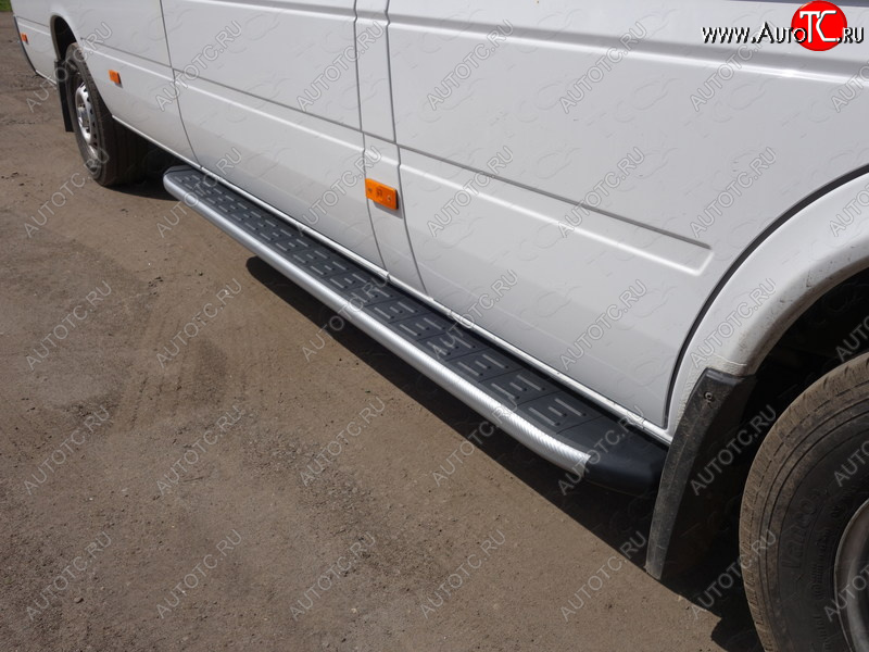 15 699 р. Порог правый алюминиевый с пластиковой накладкой ТСС Тюнинг  Mercedes-Benz Sprinter  W906 (2014-2018) рестайлинг (карбон серебро)  с доставкой в г. Пермь