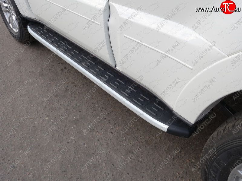 20 599 р. Пороги алюминиевые с пластиковой накладкой ТСС Тюнинг  Mitsubishi Pajero  4 V80 (2006-2011) дорестайлинг (серые)  с доставкой в г. Пермь