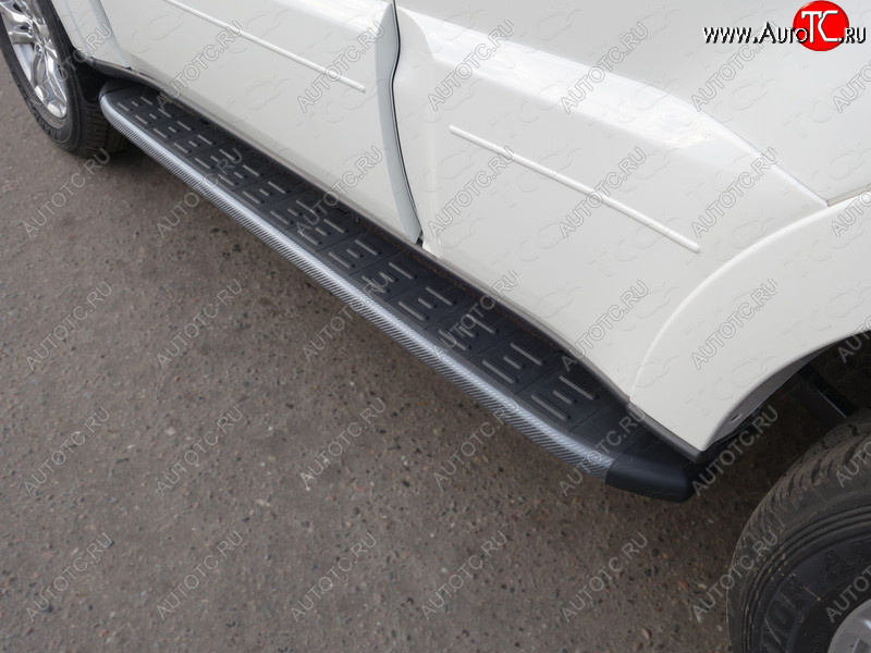 21 999 р. Пороги алюминиевые с пластиковой накладкой ТСС Тюнинг  Mitsubishi Pajero  4 V90 (2014-2020) 2-ой рестайлинг (карбон черные)  с доставкой в г. Пермь