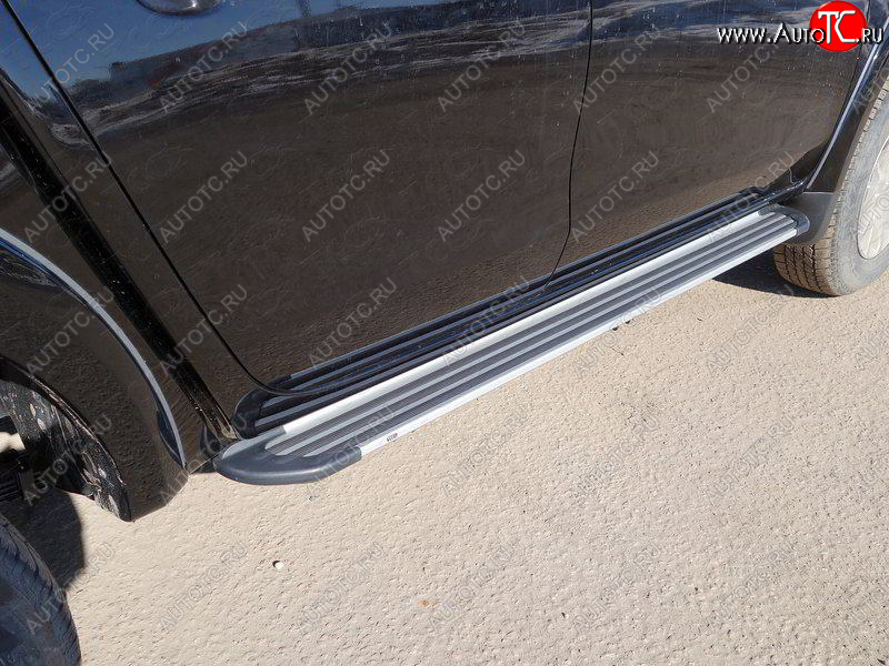 20 599 р. Пороги алюминиевые Slim Line ТСС Тюнинг  Mitsubishi L200  5 KK,KL (2015-2019) дорестайлинг (Silver)  с доставкой в г. Пермь