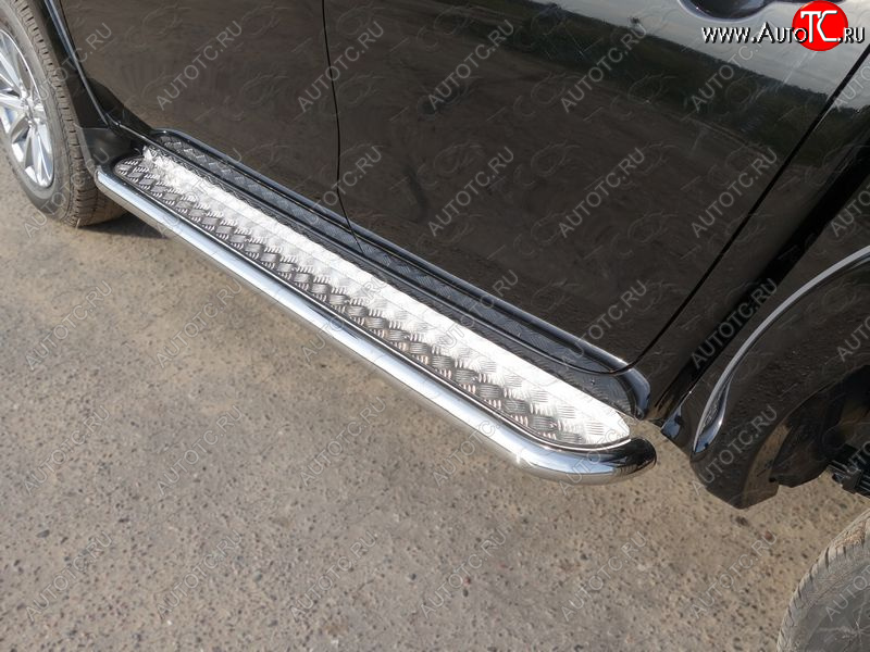 34 799 р. Пороги с площадкой 60,3 мм ТСС Тюнинг Mitsubishi L200 5 KK,KL рестайлинг (2018-2022) (серые)  с доставкой в г. Пермь