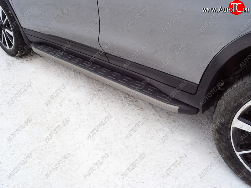 21 999 р. Пороги алюминиевые с пластиковой накладкой, ТСС Тюнинг  Nissan X-trail  3 T32 (2017-2022) рестайлинг (карбон серые)  с доставкой в г. Пермь