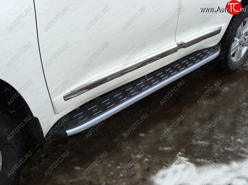 21 999 р. Пороги алюминиевые с пластиковой накладкой (кроме EXECUTIVE) ТСС Тюнинг  Toyota Land Cruiser  200 (2015-2021) 2-ой рестайлинг (карбон серебро)  с доставкой в г. Пермь