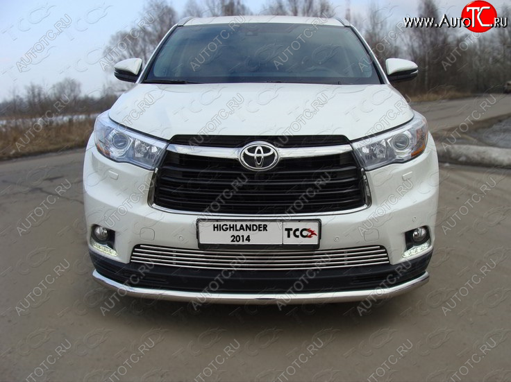 13 249 р. Декоративная вставка переднего бампера ТСС Тюнинг  Toyota Highlander  XU50 (2013-2017) дорестайлинг (d 16 мм)  с доставкой в г. Пермь