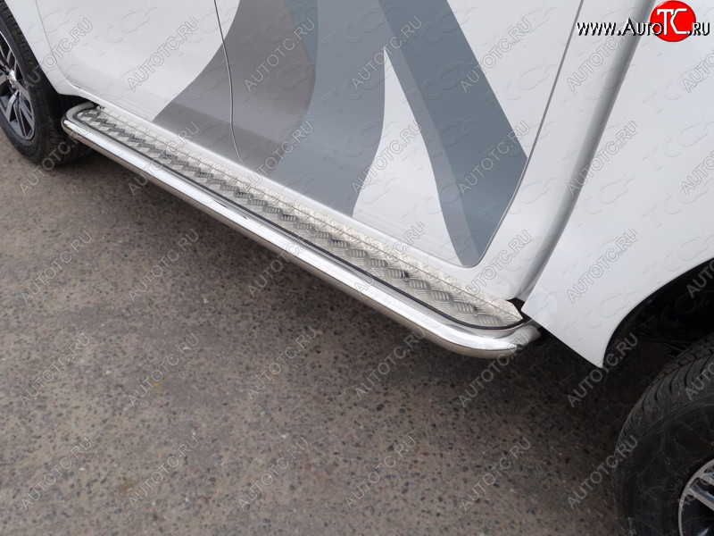 36 999 р. Пороги с площадкой 60,3 мм ТСС Тюнинг Toyota Hilux AN120 1-ый рестайлинг (2017-2020) (серые)  с доставкой в г. Пермь