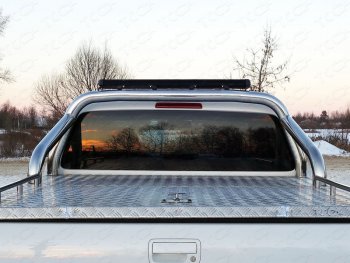Защита кузова (для крышки) d 76,1 мм светодиодной фарой ТСС Тюнинг Volkswagen Amarok (2016-2022) рестайлинг (нержавейка)