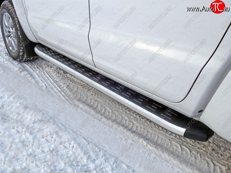 20 599 р. Пороги алюминиевые с пластиковой накладкой ТСС Тюнинг Volkswagen Amarok рестайлинг (2016-2022) (серые)  с доставкой в г. Пермь