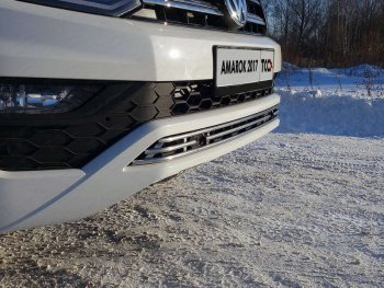 Декоративная вставка переднего бампера ТСС Тюнинг Volkswagen Amarok (2016-2022) рестайлинг (d 12 мм)