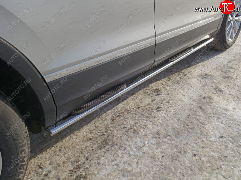 29 749 р. Пороги овальные с накладкой 75х42 мм ТСС Тюнинг  Volkswagen Tiguan  Mk2 (2016-2020) дорестайлинг (серые)  с доставкой в г. Пермь