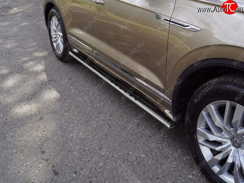 37 999 р. Пороги овальные с проступью 75х42 мм ТСС Тюнинг Volkswagen Touareg CR (2018-2025) (серые)  с доставкой в г. Пермь