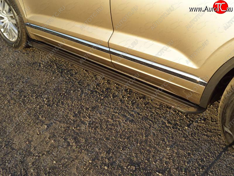 21 999 р. Пороги алюминиевые Slim Line ТСС Тюнинг  Volkswagen Touareg  CR (2018-2025) (Black)  с доставкой в г. Пермь