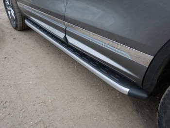 Пороги алюминиевые с пластиковой накладкой R-Line ТСС Тюнинг Volkswagen Touareg  NF (2014-2018) рестайлинг (серые)