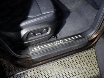 Накладки на пластиковые порожки салона (нержавейка, 4 шт.) ТСС Тюнинг Audi Q5  8R (2008-2017) дорестайлинг, рестайлинг (лист шлифованный логотип AUDI)