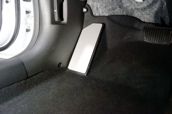 Накладка площадки левой ноги, ТСС Тюнинг KIA Carnival  KA4 (2020-2023) минивэн дорестайлинг (лист алюминий 4мм )