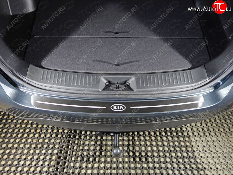 3 999 р. Накладка на задний бампер ТСС Тюнинг  KIA Sorento ( XM,  UM/Prime) (2012-2020) рестайлинг, дорестайлинг (Лист шлифованный логотип  KIA)  с доставкой в г. Пермь