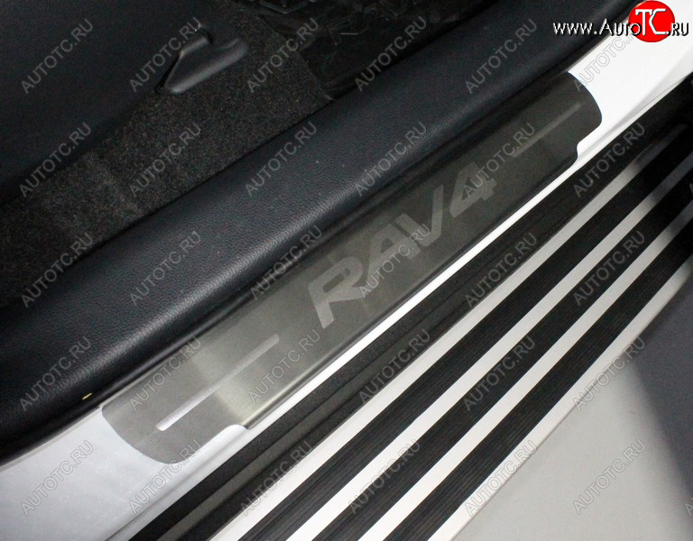 4 599 р. Накладки на пороги ТСС Тюнинг  Toyota RAV4  XA50 (2018-2025) 5 дв. дорестайлинг (лист шлифованный надпись RAV4)  с доставкой в г. Пермь
