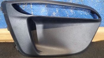 Правая решетка переднего бампера (с отверстием под ПТФ, пр-во Китай) BODYPARTS KIA Rio  4 YB (2017-2020) дорестайлинг, хэтчбэк