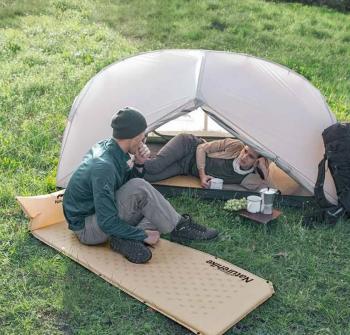 3 019 р. Коврик самонадувающийся с подушкой Naturehike, 185х60х2,5 см, песочный Naturehike nh15q002-d-yesn  с доставкой в г. Пермь. Увеличить фотографию 5