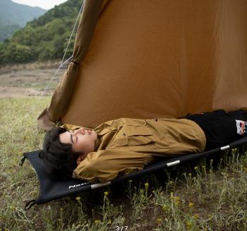 9 339 р. Раскладушка Naturehike XJC05, 190х65х15 см, до 150 кг, черная Naturehike nh20jj001-bl  с доставкой в г. Пермь. Увеличить фотографию 5