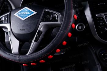 629 р. Оплётка на руль (37-39см BLW-011 кож/зам+карбон ) Автопилот   (черный/красный)  с доставкой в г. Пермь. Увеличить фотографию 2
