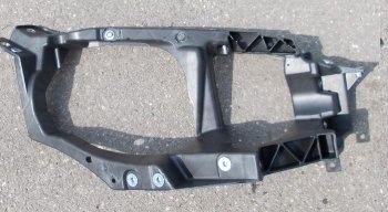 Правый кронштейн передней фары (пр-во Тайвань) BODYPARTS Mitsubishi Colt ( Z20, Z30 хэтчбэк 3 дв.,  Z30) (2002-2009) дорестайлинг, хэтчбэк 5 дв. дорестайлинг