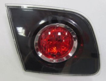 Левый фонарь (внутренний) BODYPARTS Mazda 3/Axela  BK (2003-2006) дорестайлинг седан