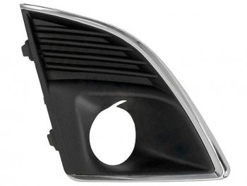 Правая решетка переднего бампера (с отверстием под ПТФ, пр-во Китай) BODYPARTS Chevrolet Cruze ( J300,  J305) (2012-2015) седан рестайлинг, хэтчбек рестайлинг (вставка хром)
