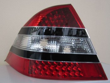 24 999 р. W220 ФОНАРЬ ЗАДН ВНЕШН Л+П (КОМПЛЕКТ) ДИЗАЙН W221 ПОЛНОСТЬЮ С ДИОД С ЧЕРН МОЛДИНГ КРАСН-БЕЛ EAGLE EYES md22098-741rw-n  с доставкой в г. Пермь. Увеличить фотографию 1