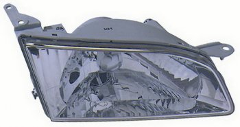 Правая фара (под корректор) BodyParts Toyota Corolla  E110 (1997-2000) седан дорестайлинг