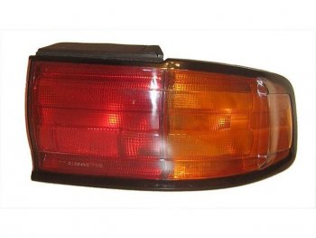 Правый фонарь DEPO Toyota Camry  V10 (1982-1986)