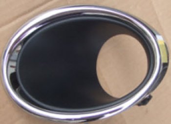 Левая вставка переднего бампера (с отверстием под ПТФ, пр-во Китай) BODYPARTS Nissan Qashqai  2 (2013-2019) J11 дорестайлинг (хром)
