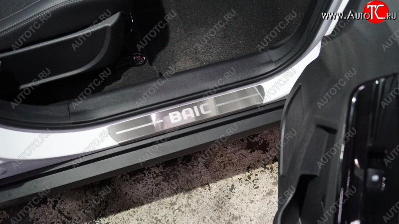 3 799 р. Накладки на пороги, ТСС Тюнинг  BAIC BJ40 (2022-2025) (лист шлифованный надпись BAIC)  с доставкой в г. Пермь