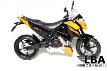 1 599 р. Модель мотоцикла KTM 690 DUKE Оранжевого цвета масштаб 112  пм-00002212  с доставкой в г. Пермь. Увеличить фотографию 1