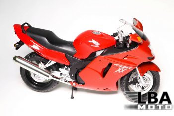 1 599 р. Модель мотоцикла Honda CBR1100xx Красного цвета масштаб 1 12  пм-00000847  с доставкой в г. Пермь. Увеличить фотографию 1