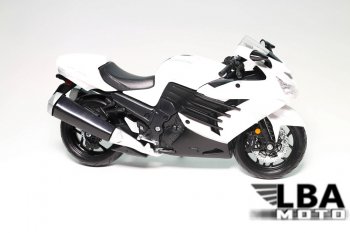 1 599 р. Модель мотоцикла Kawasaki Ninja ZX-14R Белого цвета масштаб 112  пм-00004979  с доставкой в г. Пермь. Увеличить фотографию 1