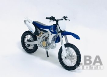 1 599 р. Модель мотоцикла Yamaha YZ450F масштаб 112  пм-00016570  с доставкой в г. Пермь. Увеличить фотографию 1